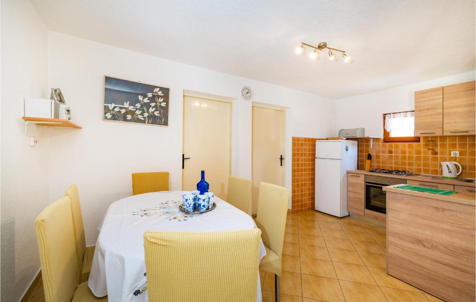 Beautiful Apartment In Vir With Wifi Zewnętrze zdjęcie