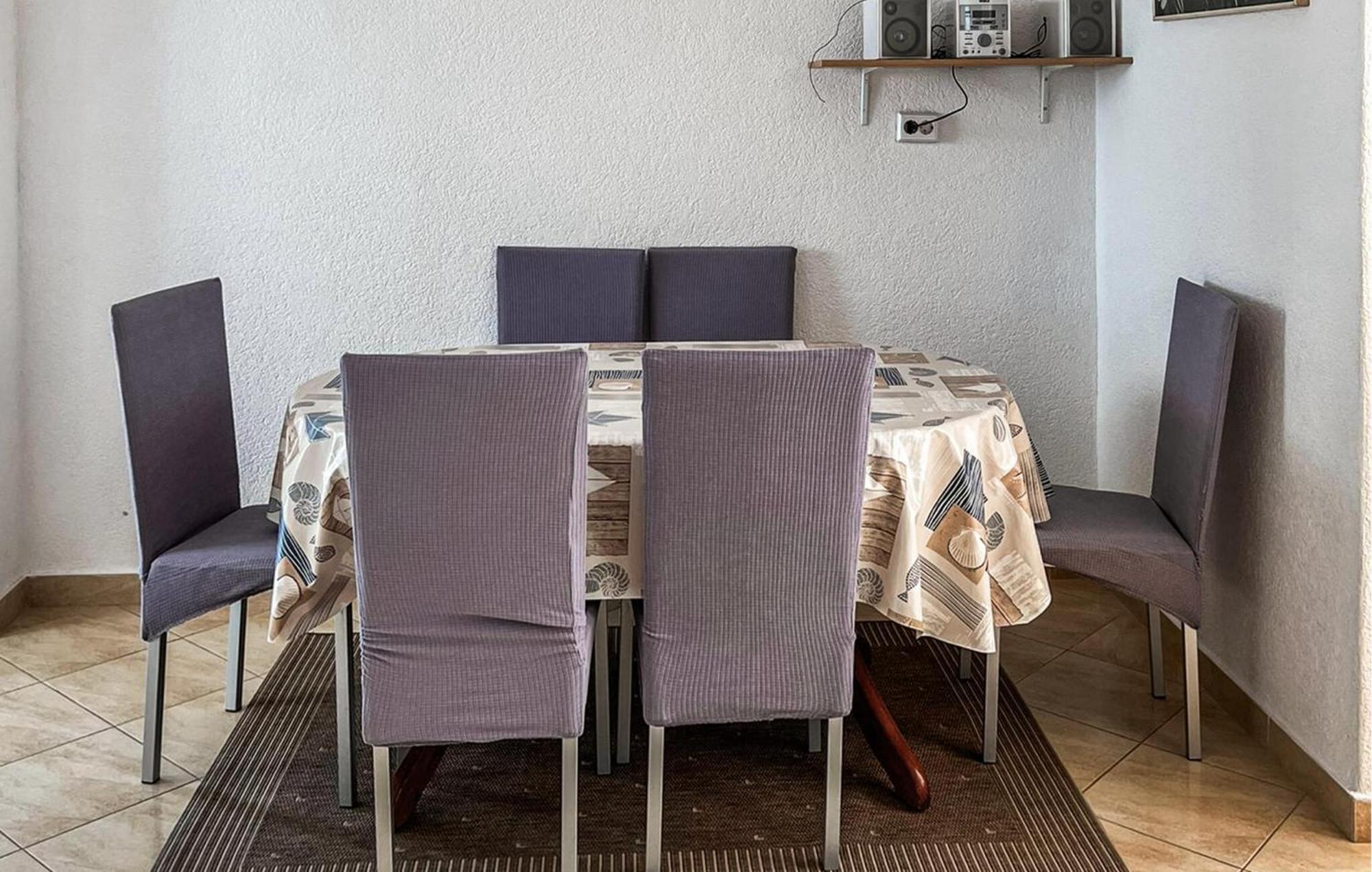 Beautiful Apartment In Vir With Wifi Zewnętrze zdjęcie